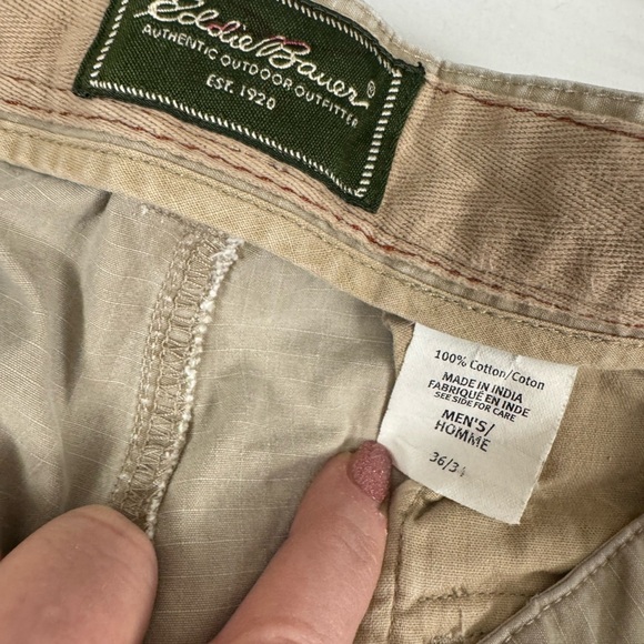 Eddie Bauer men’s khaki cargo pants size 36/34 - Picture 4 of 6